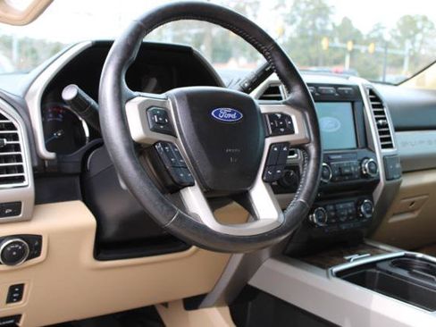 Used 2017 Ford F250 Lariat w/ Lariat Ultimate Package image 18