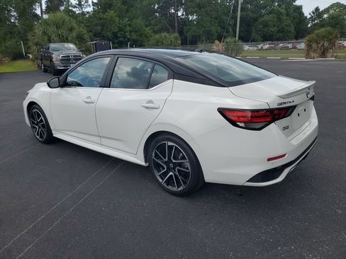 Used 2025 Nissan Sentra SR w/ SR Premium Package FWD image 4