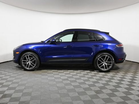 Used 2025 Porsche Macan AWD/4WD image 2