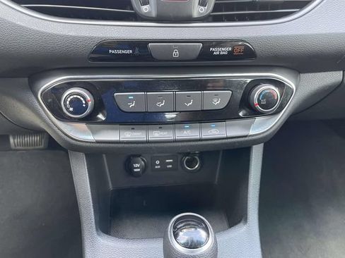 Used 2020 Hyundai Elantra GT FWD image 30