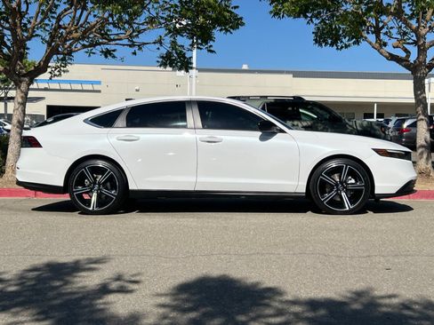 Used 2025 Honda Accord Sport image 7