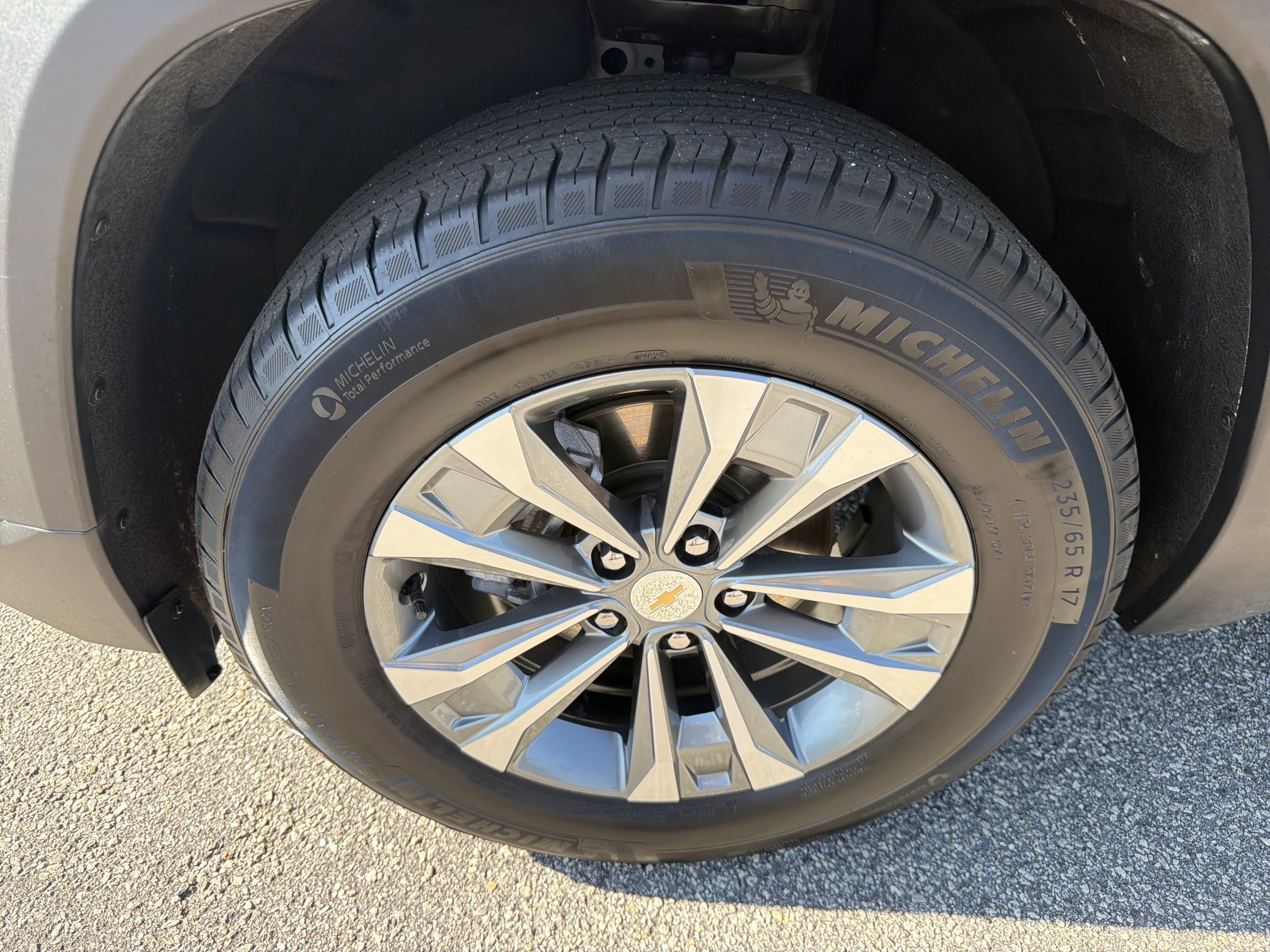 Used 2025 Chevrolet Equinox LT AWD/4WD image 21