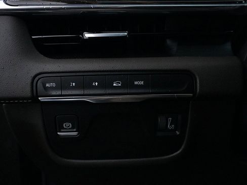 Used 2022 Cadillac Escalade Premium Luxury image 43