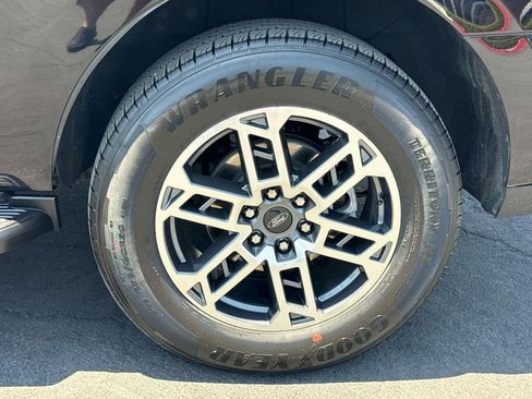 Used 2025 Ford Expedition Active RWD image 32