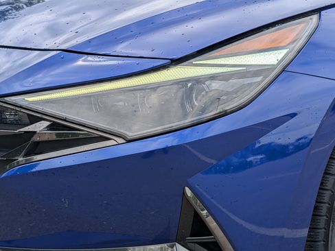 Used 2023 Hyundai Elantra Limited FWD image 16