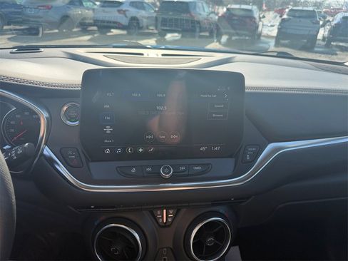 Certified 2025 Chevrolet Blazer LT image 17