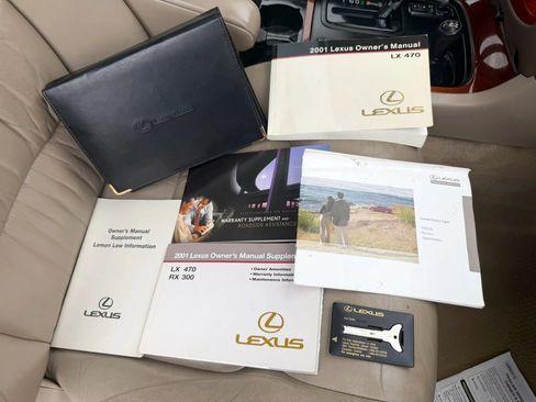Used 2001 Lexus LX 470 4WD image 78