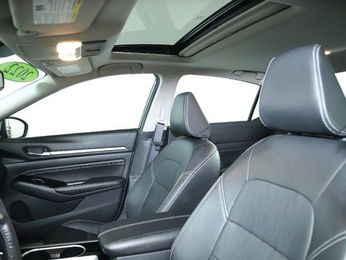 Certified 2022 Nissan Altima 2.5 Platinum image 17