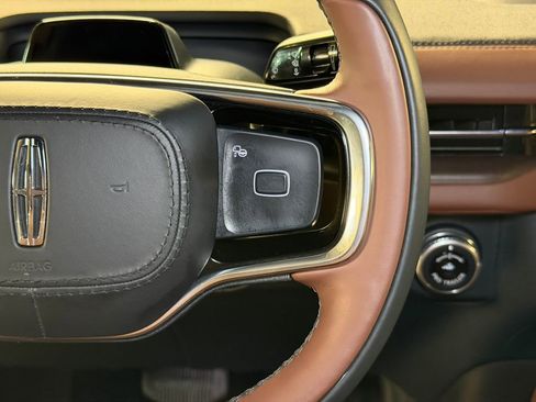 Used 2025 Lincoln Navigator Reserve AWD/4WD image 30