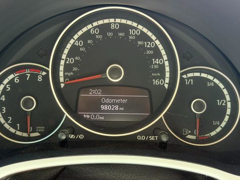 Used 2016 Volkswagen Beetle 1.8T SE FWD image 29