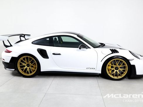 Used 2018 Porsche 911 GT2 RS w/ Weissach Package RWD image 9