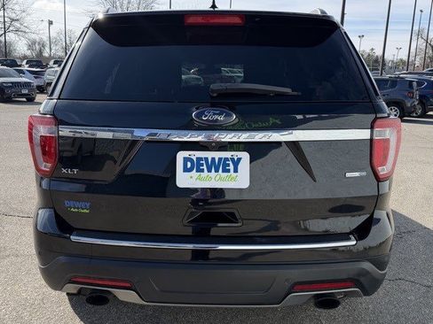 Used 2018 Ford Explorer XLT w/ Equipment Group 202A image 4