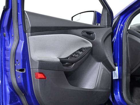Used 2012 Ford Focus SE FWD image 24