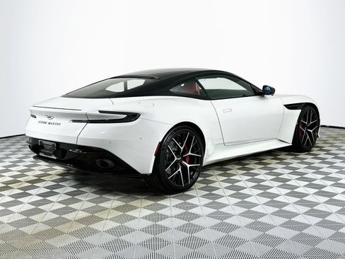 Used 2024 Aston Martin DB12 Coupe RWD image 15