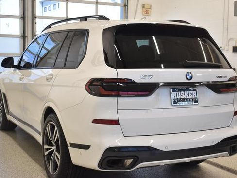 Used 2024 BMW X7 xDrive40i w/ M Sport Package AWD/4WD image 10