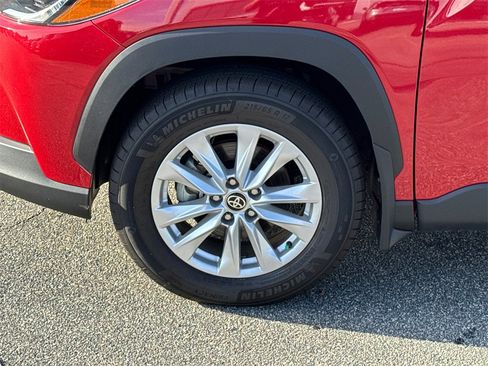 Certified 2024 Toyota Corolla Cross LE image 11