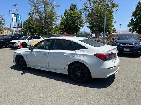 Used 2023 Honda Civic Sport image 4