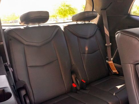 Used 2025 Cadillac XT6 Luxury image 16