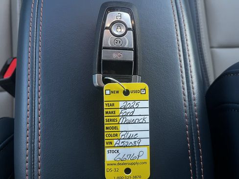Used 2025 Ford Maverick Lariat w/ 4K Tow Package AWD/4WD image 17