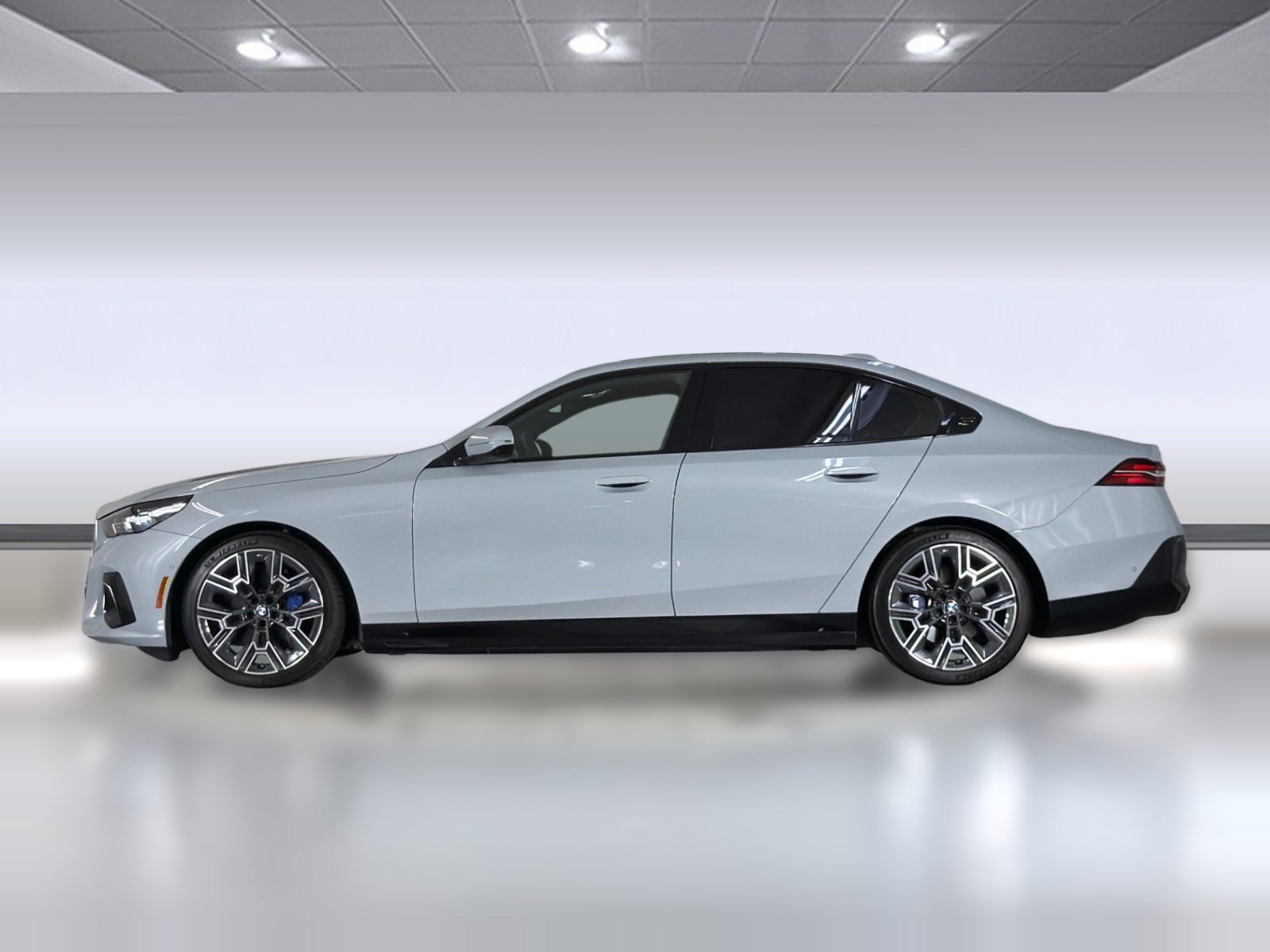 Used 2026 BMW i5 eDrive40 w/ M Sport Package RWD image 2