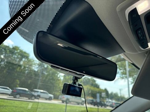 Used 2025 Honda Pilot Touring image 17