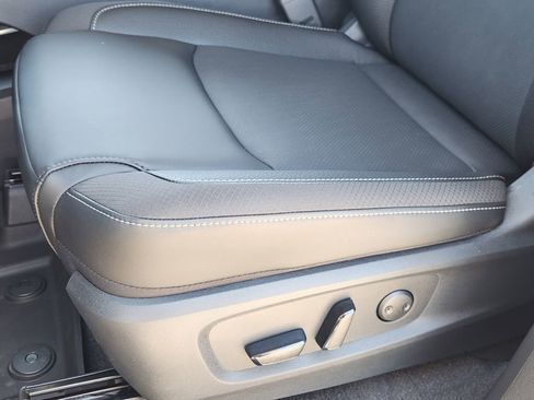 New 2026 Nissan Pathfinder SL FWD image 17