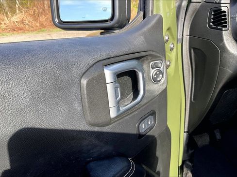 Certified 2022 Jeep Wrangler Unlimited Sahara w/ Cold Weather Group AWD/4WD image 33