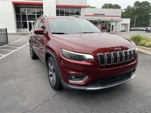 Used 2019 Jeep Cherokee Limited w/ Luxury Group FWD image 2