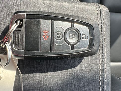 Used 2025 Ford Bronco Outer Banks AWD/4WD image 23