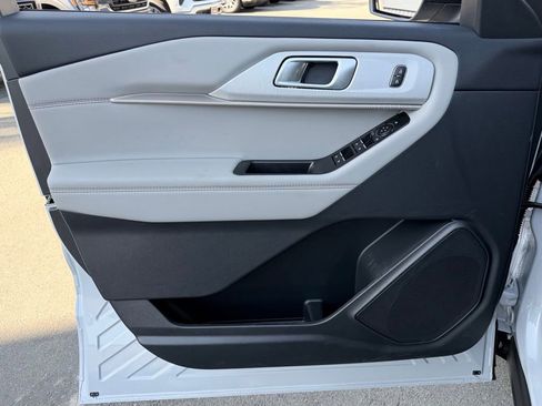 New 2026 Ford Explorer Active w/ Active Comfort Package RWD image 11