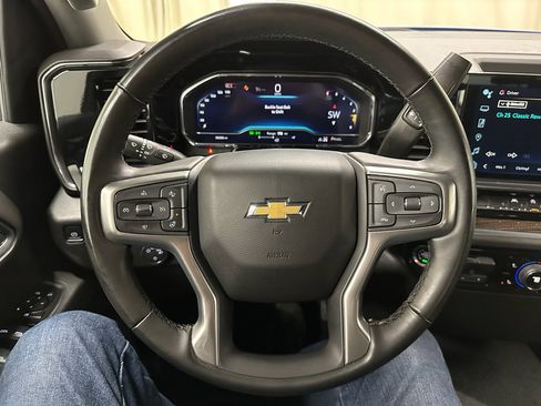 Used 2025 Chevrolet Silverado 1500 LT image 31