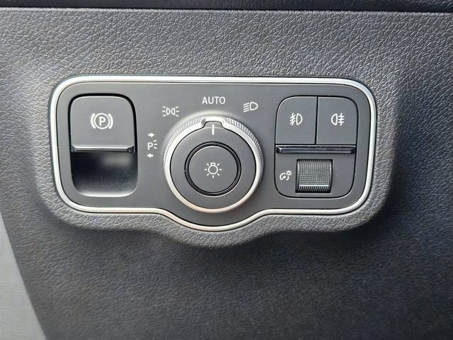 Used 2024 Mercedes-Benz GLB 250 image 19