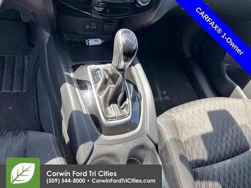 Used 2020 Nissan Rogue SV AWD/4WD image 16