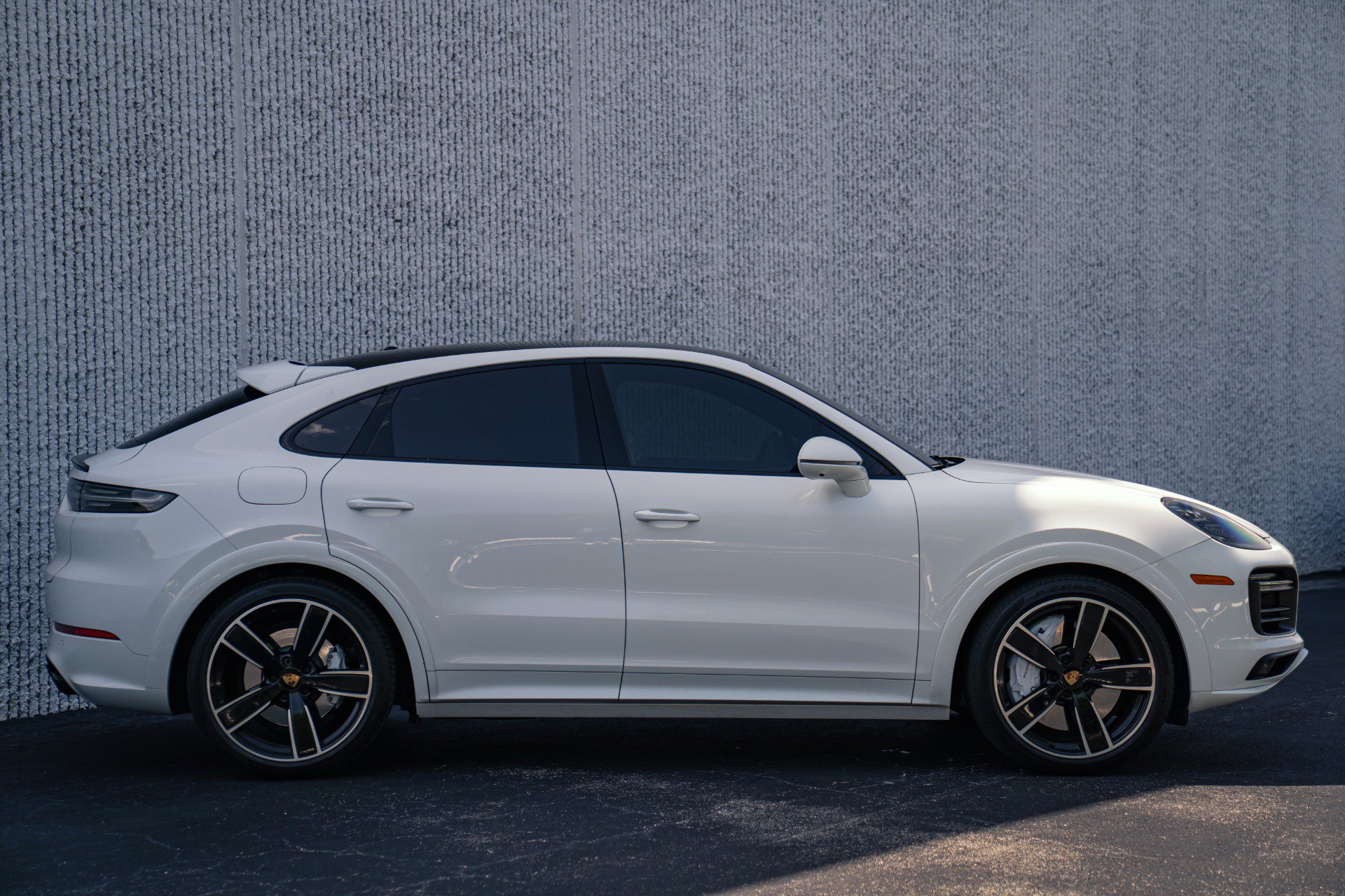 Used 2020 Porsche Cayenne Turbo AWD/4WD image 11