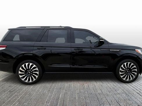 Used 2023 Lincoln Navigator Black Label image 8