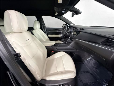 Used 2024 Cadillac XT5 Sportv w/ Technology Package AWD/4WD image 43