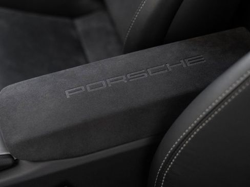 Used 2016 Porsche Cayman GT4 image 10