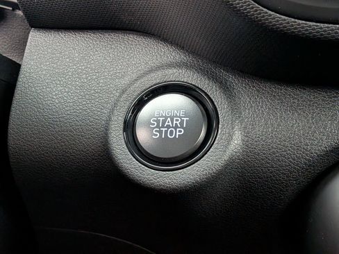 New 2025 Hyundai Venue SEL image 13