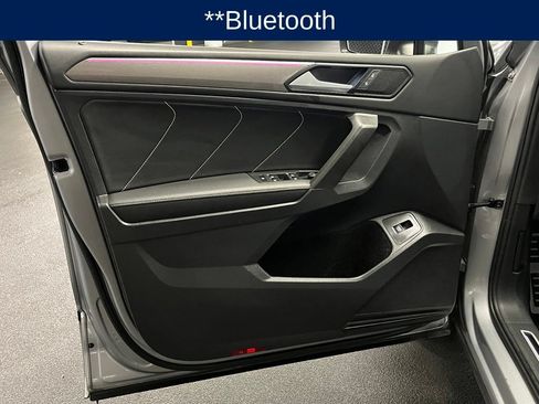 Certified 2022 Volkswagen Tiguan SE R-Line FWD image 19