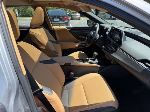 Used 2025 Lexus ES 350 w/ Premium Package FWD image 14