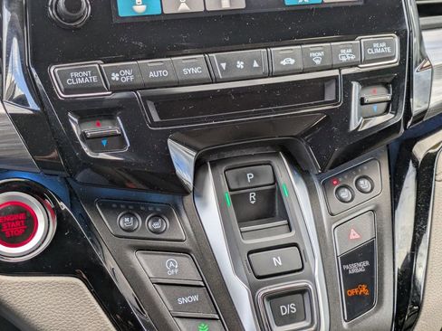 Used 2024 Honda Odyssey Elite image 23