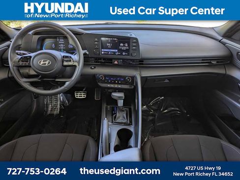 Used 2025 Hyundai Elantra Sport FWD image 14