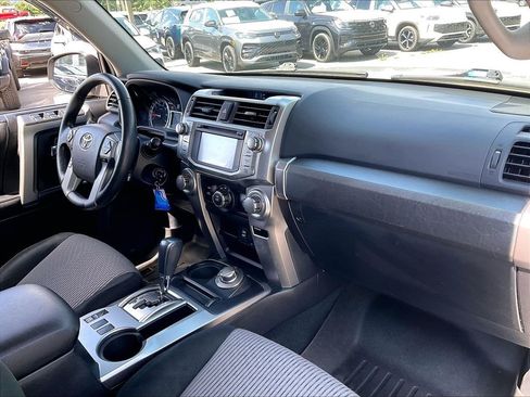 Used 2017 Toyota 4Runner SR5 AWD/4WD image 13