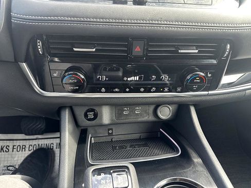 Certified 2025 Nissan Rogue SL image 26