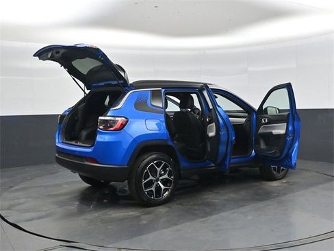 New 2026 Jeep Compass Limited w/ Mopar Graphics Package image 35