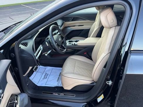Used 2026 Cadillac Lyriq Signature Luxury w/ Nappa Leather Package AWD/4WD image 9