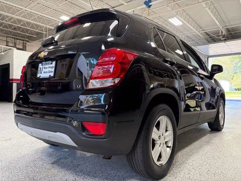 Used 2020 Chevrolet Trax LT w/ LT Convenience Package image 2