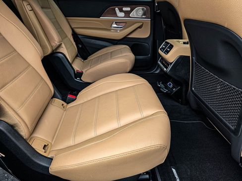 New 2026 Mercedes-Benz GLS 580 4MATIC image 33