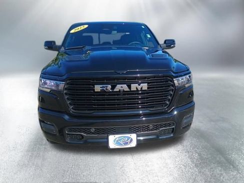 Used 2025 RAM 1500 Laramie w/ Sport Appearance Package AWD/4WD image 9