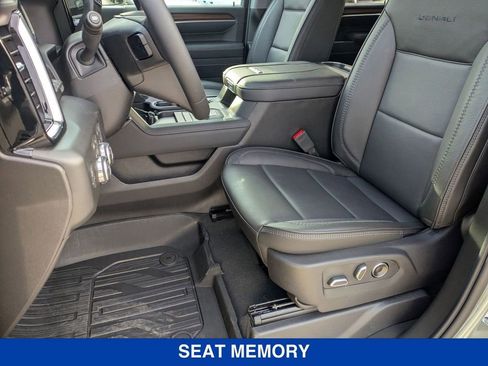 New 2026 GMC Sierra 3500 Denali w/ Denali Reserve Package AWD/4WD image 16